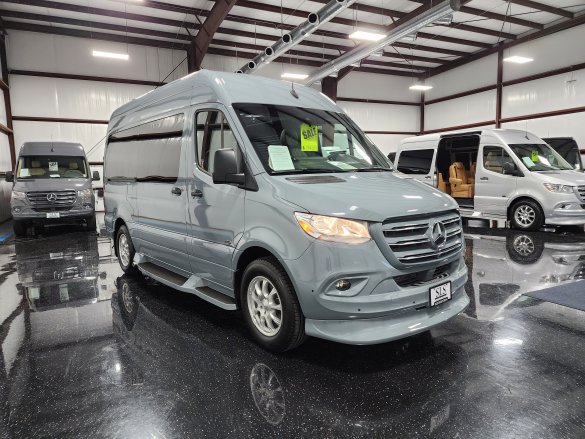 2023 Mercedes-Benz Luxe D4 144 Sprinter for Sale in Cypress, TX - Photo 2