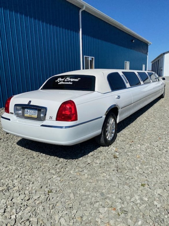 2007 Lincoln Towncar Limousine for Sale in SCOTTDALE, PA - Photo 3