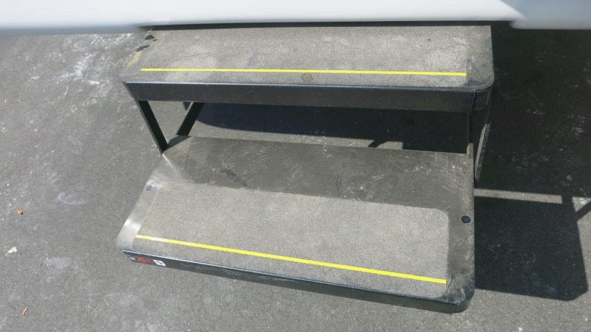 Photo of Limo Bus for sale: 2017 Ford XL F-550 34&quot; by Executive Coach Builders