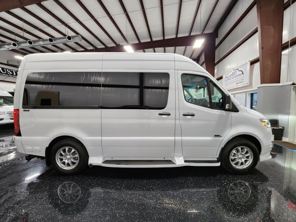 2023 Mercedes-Benz Luxe D4 144 Sprinter for Sale in Cypress, TX - Photo 2
