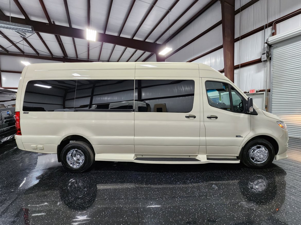 2023 Midwest Automotive Designs Mercedes-Benz Sprinter 3500XD Luxe D6 Arched Partition Sprinter - Photo 2