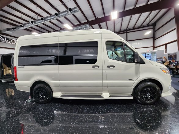 2023 Mercedes-Benz Sprinter 2500 G55 Signature Series 9-Passenger Sprinter for Sale in Cypress, TX - Photo 3