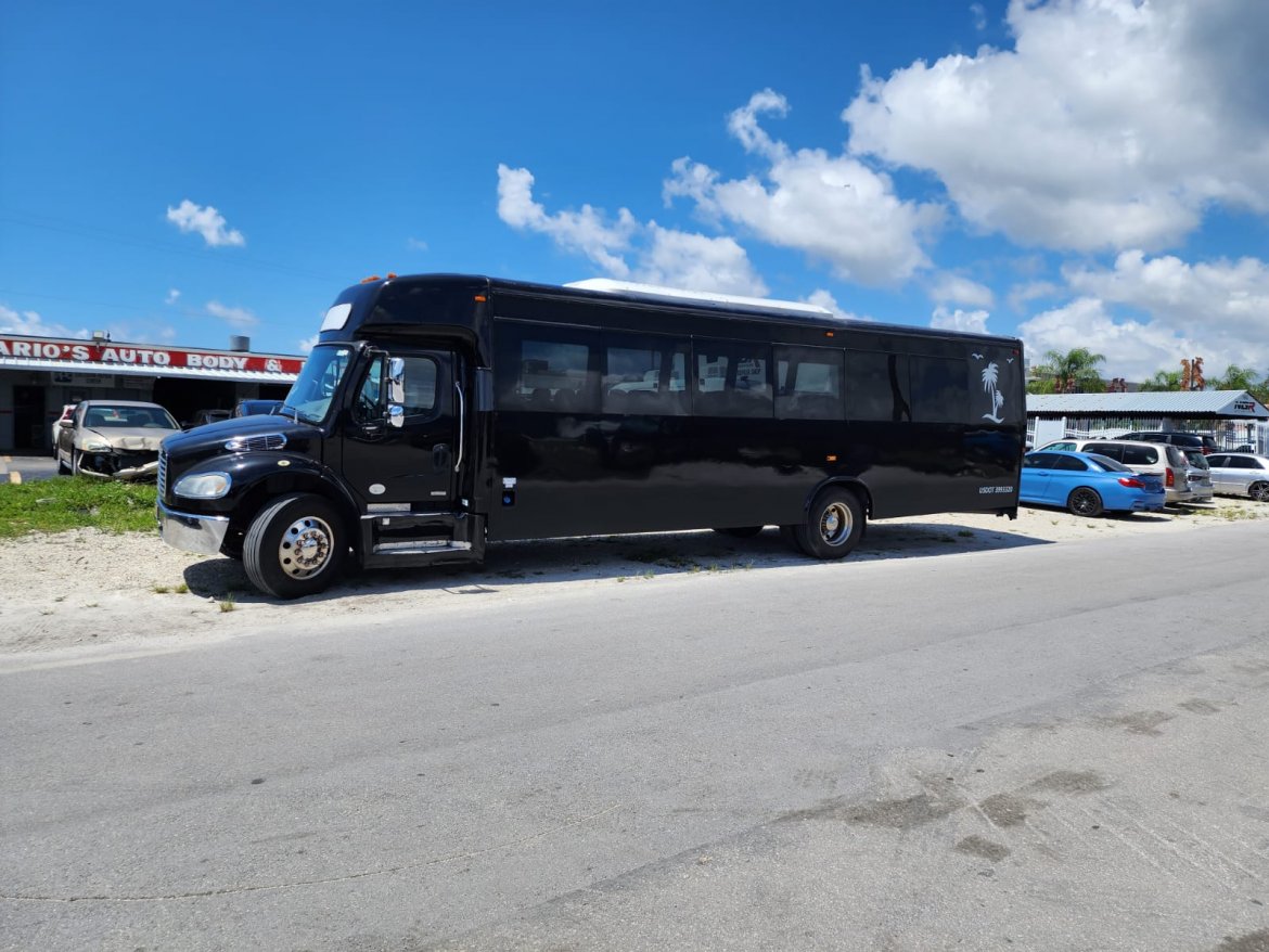 Limo Bus for Sale in Phoenix, AZ - Photo 5