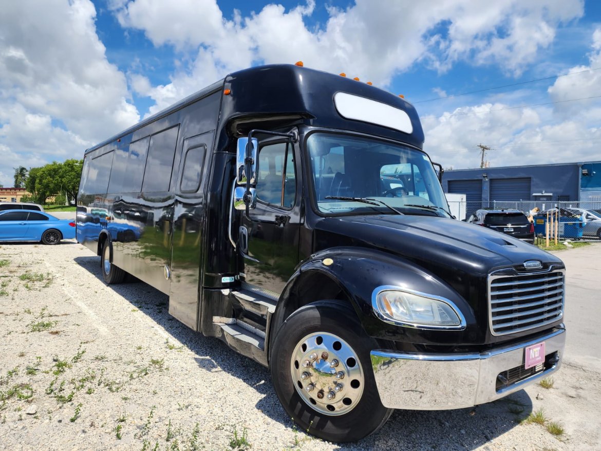 Limo Bus for Sale in Phoenix, AZ - Photo 6
