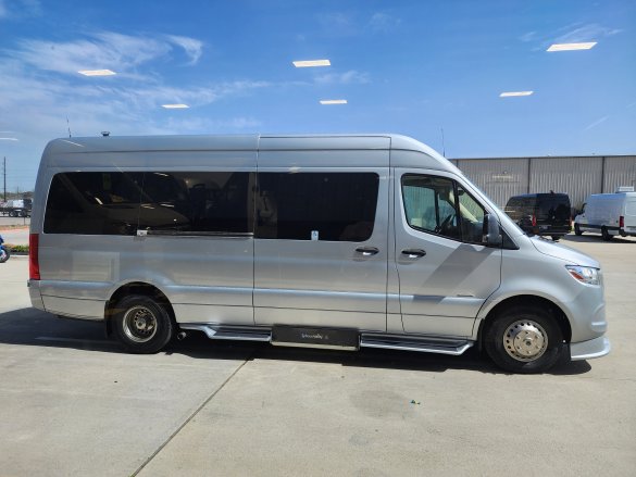 2019 Mercedes-Benz Sprinter 3500 Daycruiser D6 UVL Sprinter for Sale in Cypress, TX - Photo 2