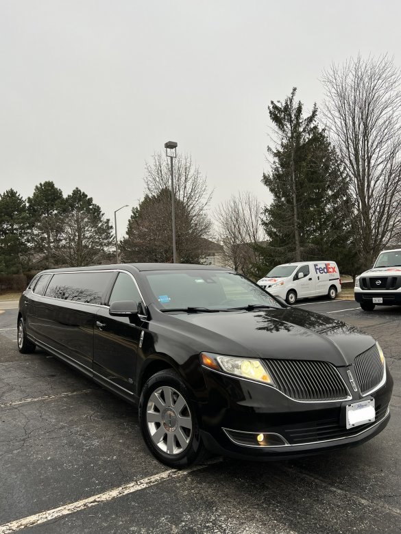 2015 Lincoln MKT Limousine for Sale in Naperville, IL - Photo 2