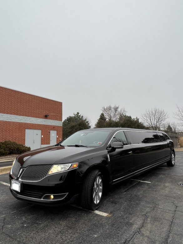 2015 Lincoln MKT Limousine for Sale in Naperville, IL - Main Photo