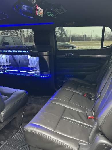 2015 Lincoln MKT Limousine for Sale in Naperville, Illinois, US - Photo 4