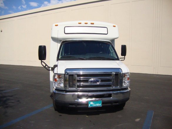 2013 Ford E-450 Shuttle Bus for Sale in Carson, CA - Photo 2