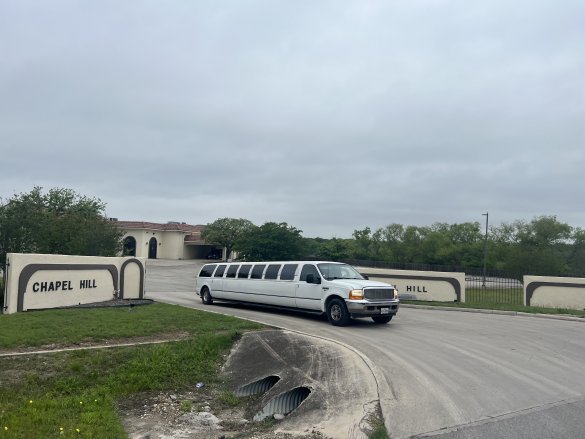 2000 Ford Excursion SUV for Sale in San Antonio, TX - Photo 2
