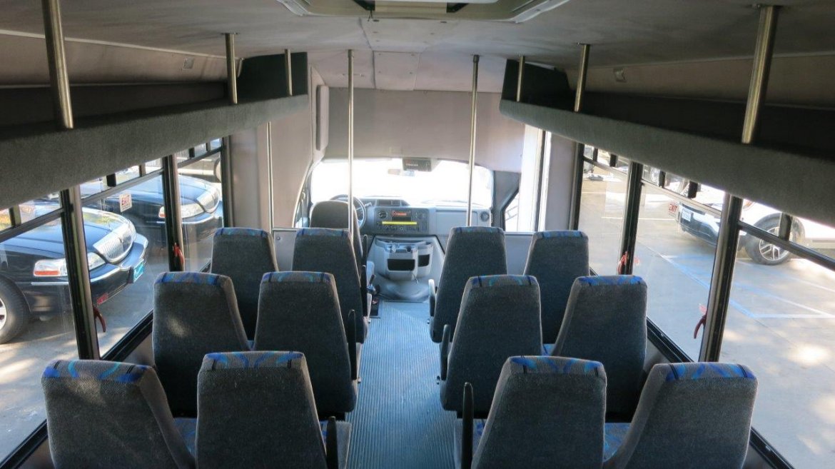 Photo of Shuttle Bus for sale: 2010 Ford E-450 by Starcraft