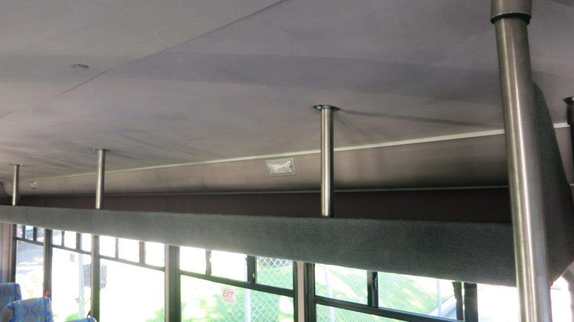 Photo of Shuttle Bus for sale: 2010 Ford E-450 by Starcraft