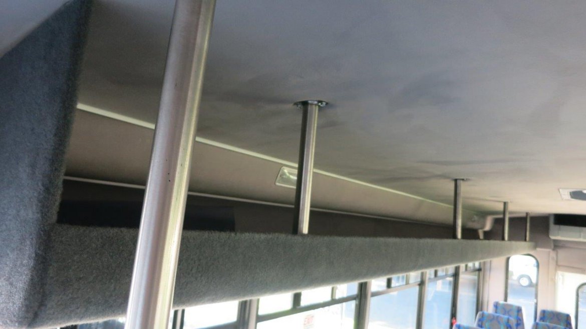 Photo of Shuttle Bus for sale: 2010 Ford E-450 by Starcraft