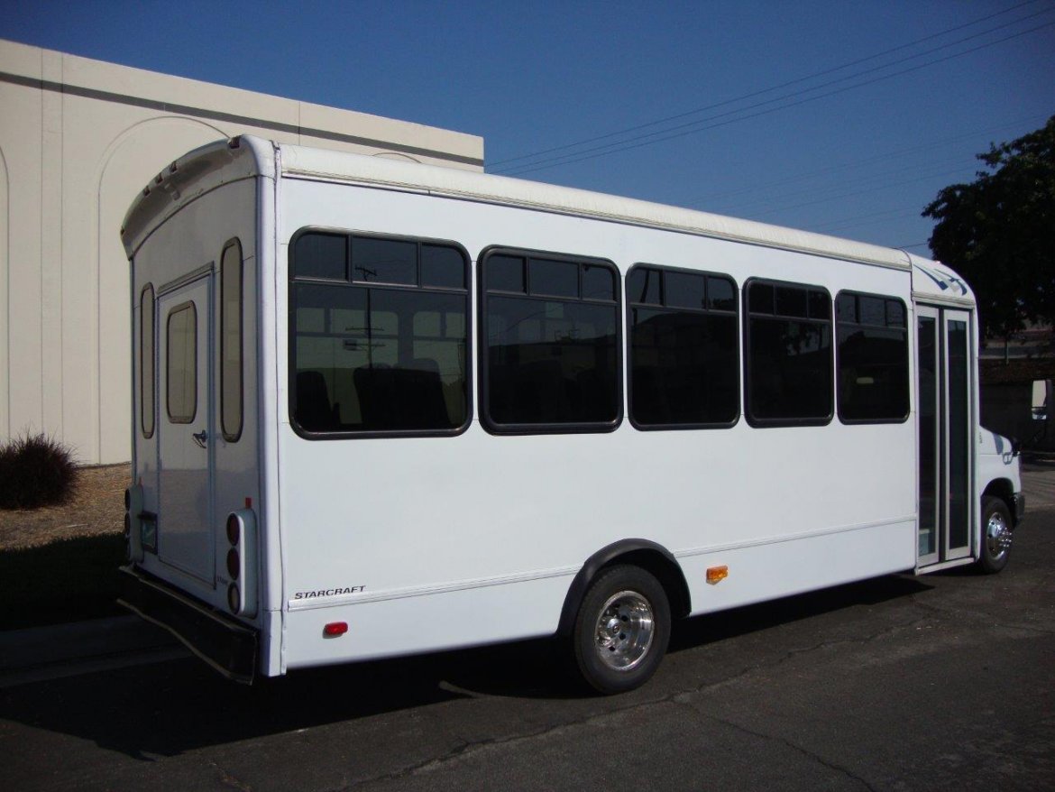 Shuttle Bus for sale: 2010 Ford E-450 by Starcraft