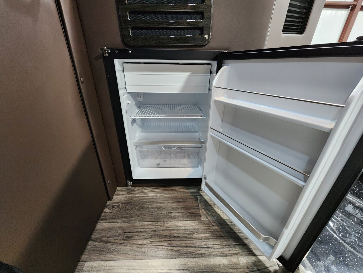 Sprinter for Sale in Houston, TX - Photo 9