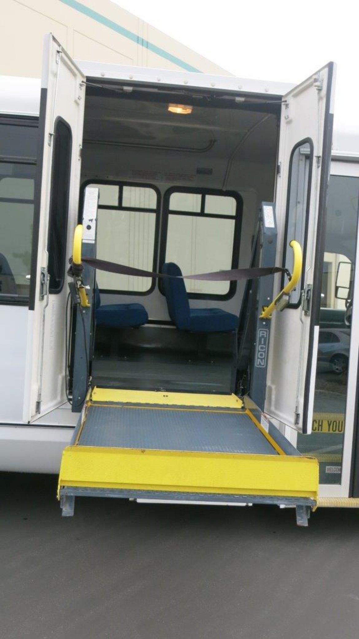 Photo of Shuttle Bus for sale: 2009 Ford E-450 by El Dorado