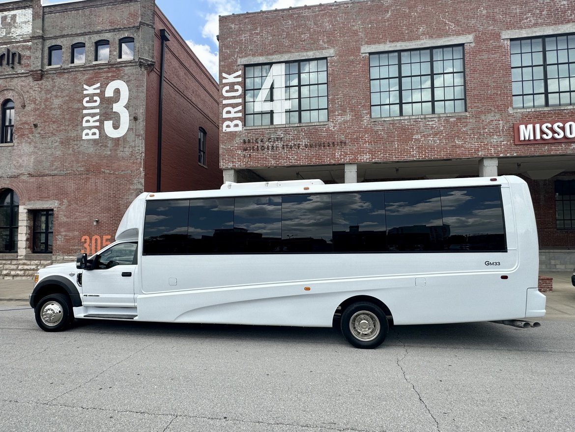 Shuttle Bus for Sale in Springfield, MO - Photo 13
