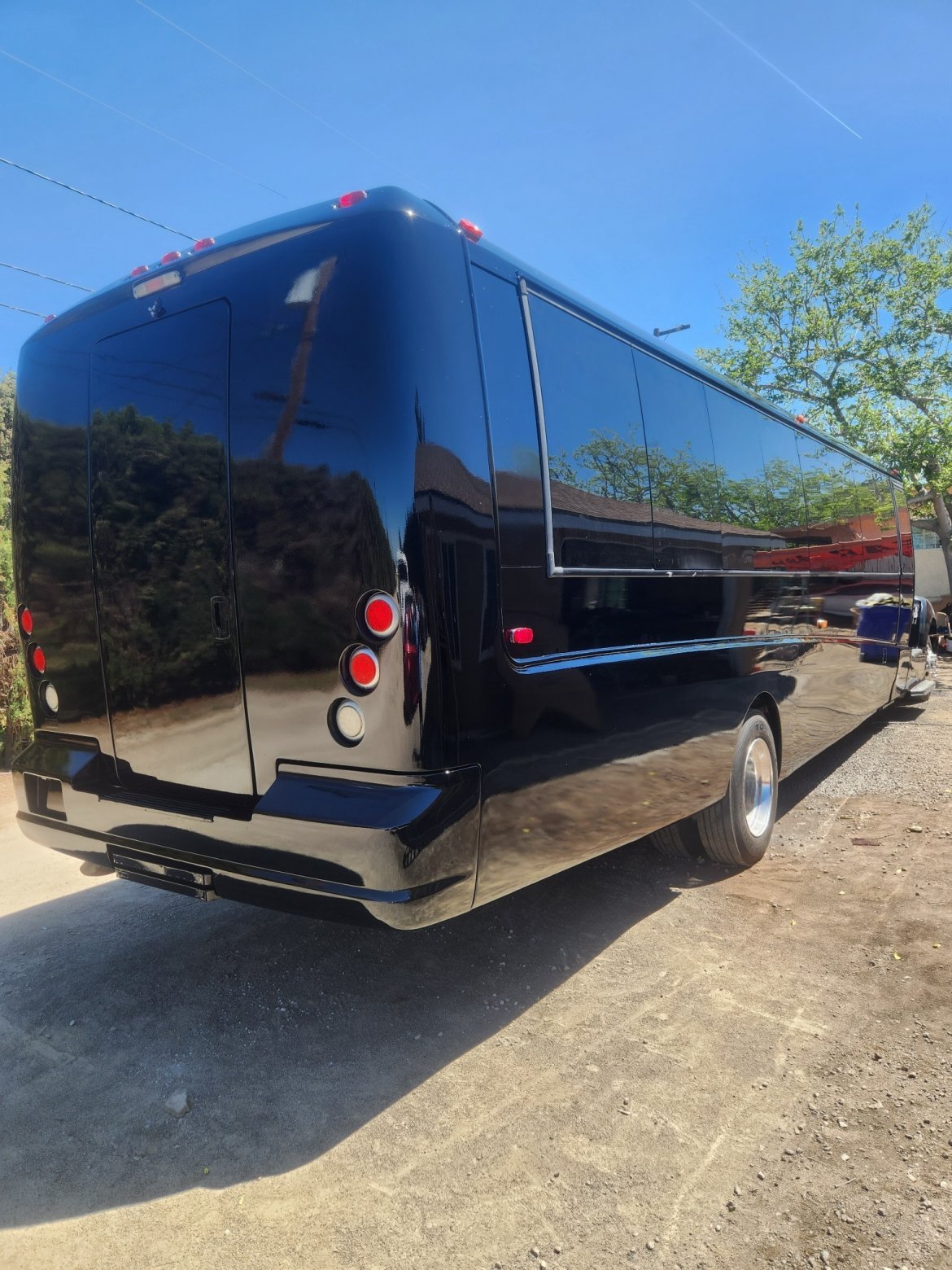 2015 Grech Motors  Ford F650 Shuttle Bus - Photo 4