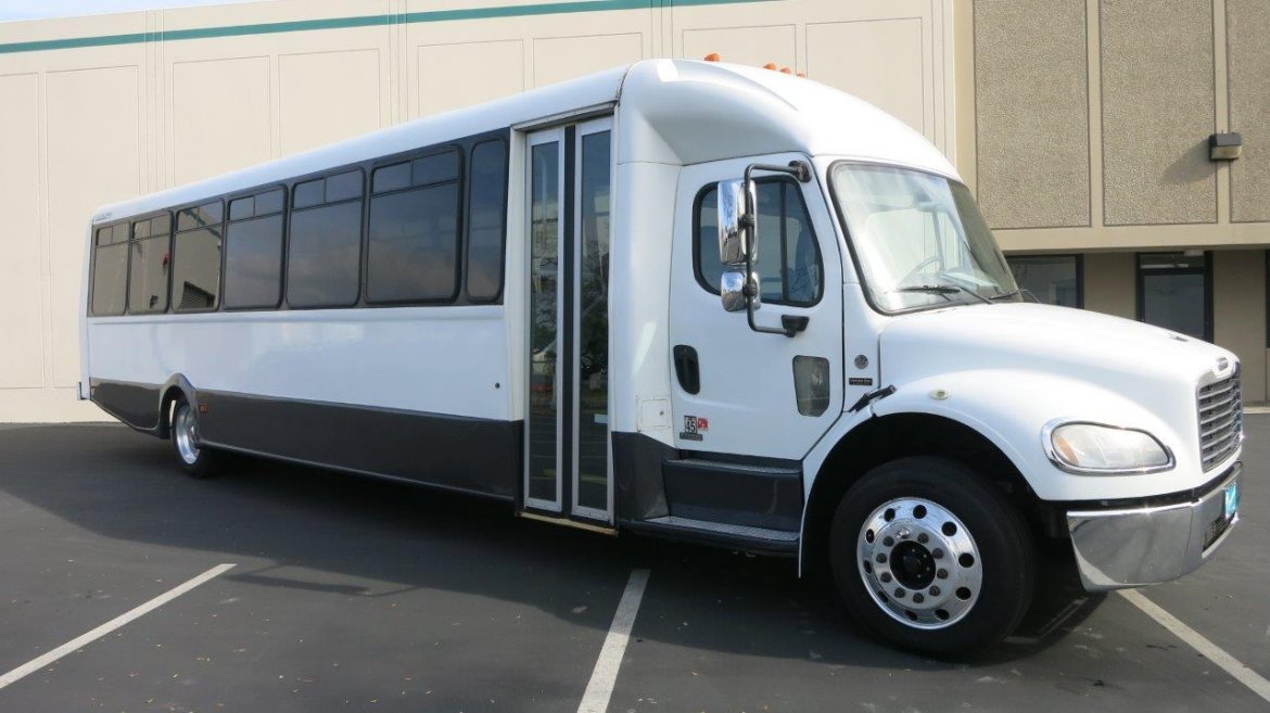 Shuttle Bus for sale: 2009 Freightliner M2 by Federal Coach