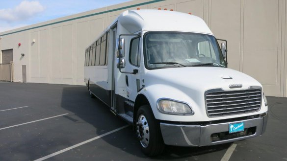 2009 Freightliner M2 Shuttle Bus for Sale in Carson, CA - Photo 3
