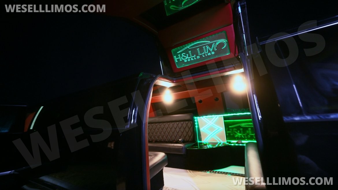 SUV Stretch for Sale in Austin, TX - Photo 5