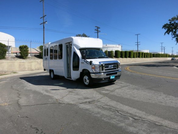 2023 Diamond Coach Ford E-450 ADA Shuttle Bus