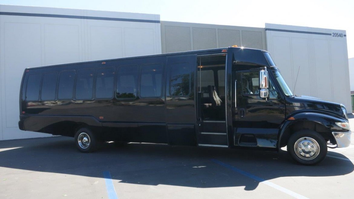 Photo of Shuttle Bus for sale: 2006 International PC015 by International