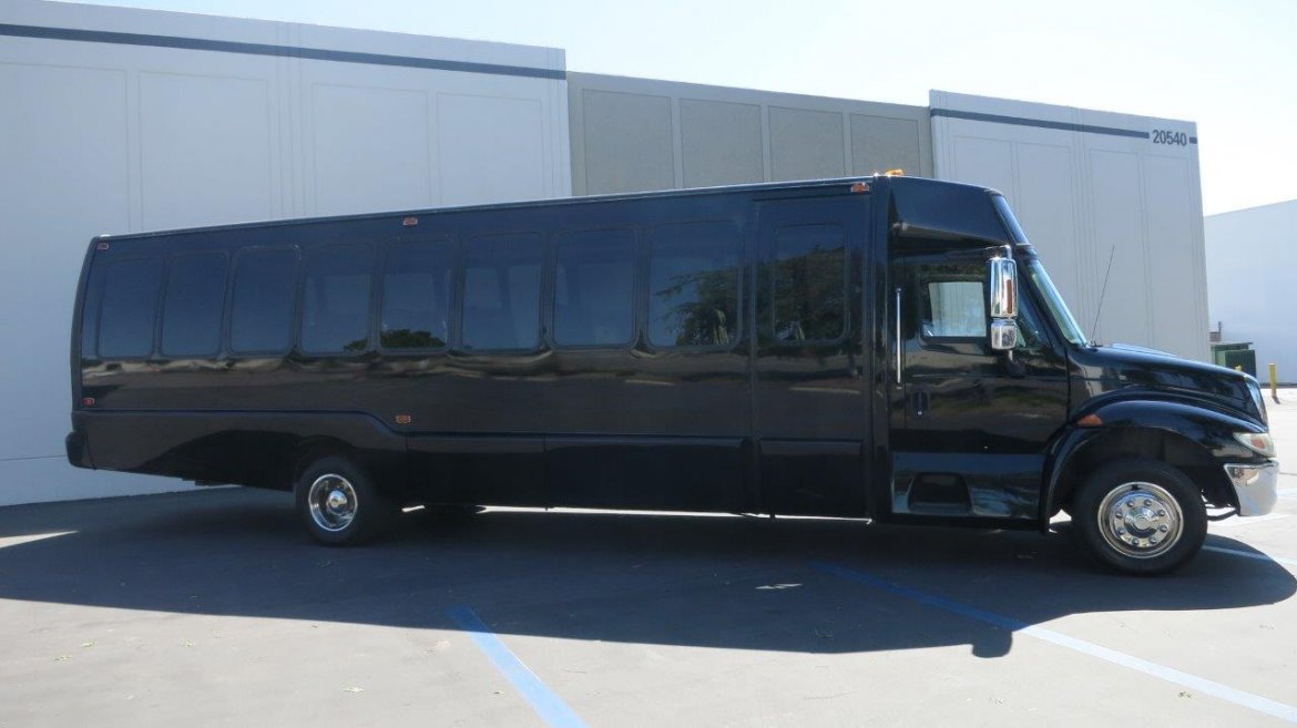 Photo of Shuttle Bus for sale: 2006 International PC015 by International