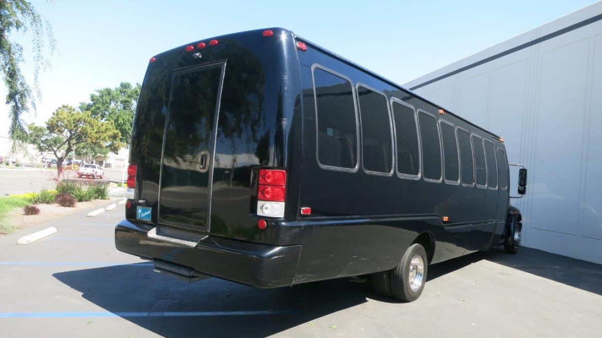 Photo of Shuttle Bus for sale: 2006 International PC015 by International