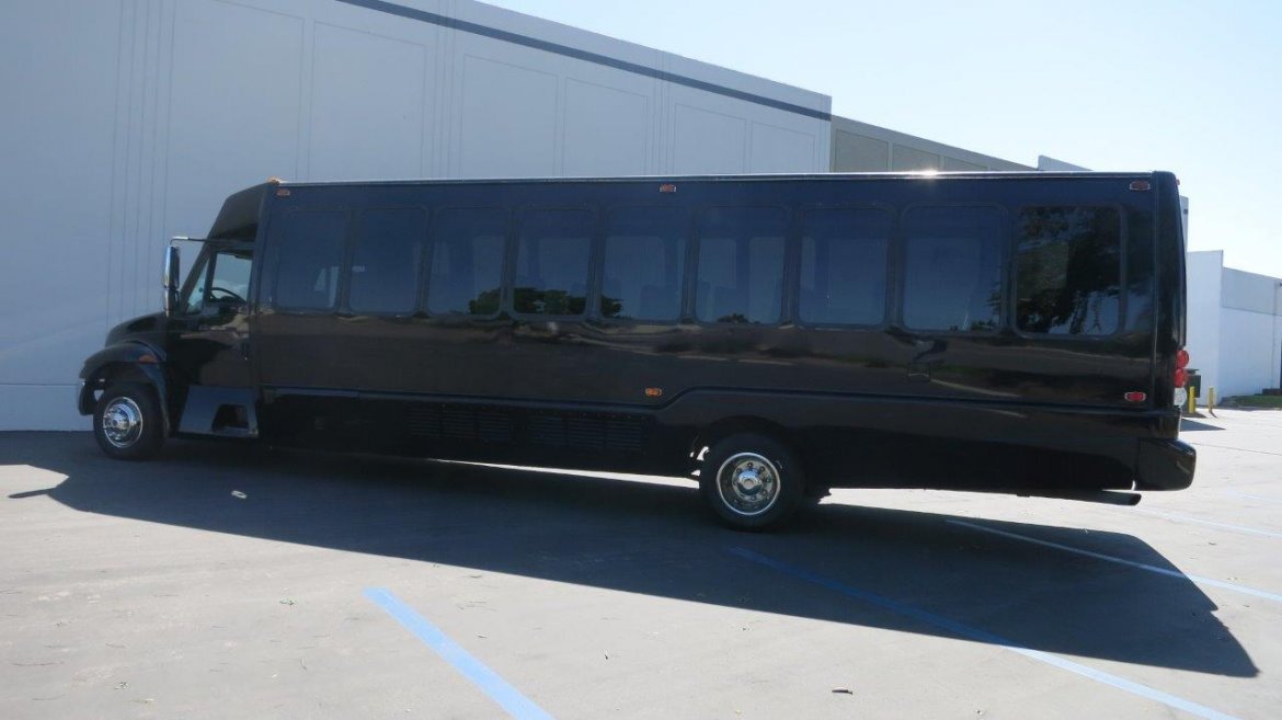 Photo of Shuttle Bus for sale: 2006 International PC015 by International