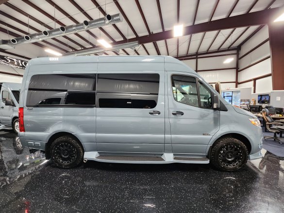 2023 Mercedes-Benz Luxe D4 144 Sprinter for Sale in Houston, TX - Photo 2
