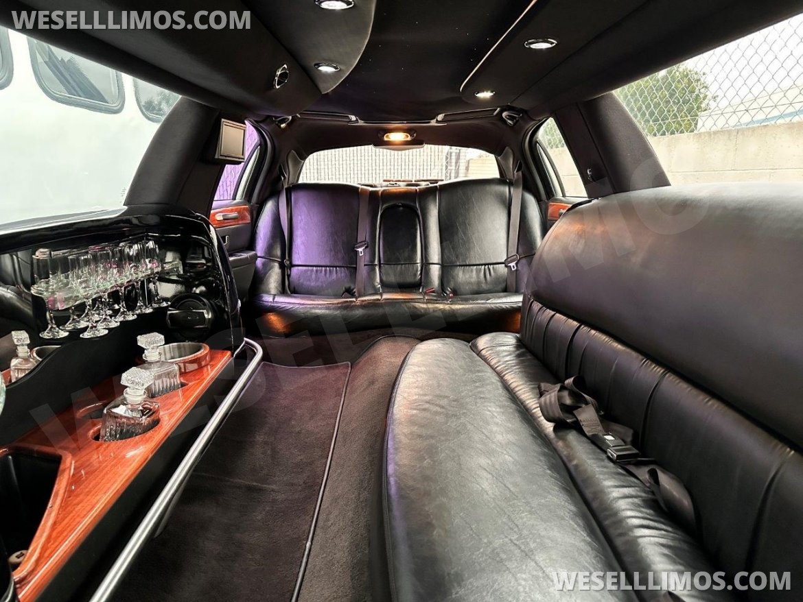 2009 Krystal Koach Lincoln Town Car 5-Door Limousine - Main Photo