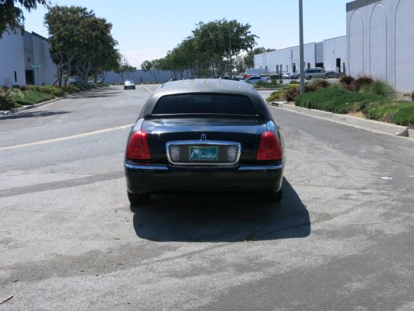 2009 Krystal Koach Lincoln Town Car 5-Door Limousine