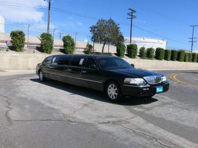 2009 Krystal Koach Lincoln Town Car 5-Door Limousine