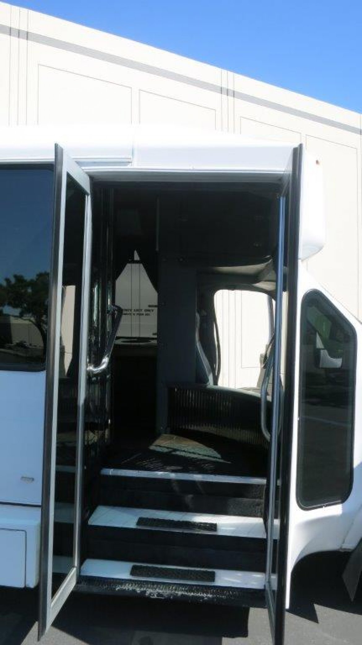 Photo of Limo Bus for sale: 2005 Ford E-450 by El Dorado