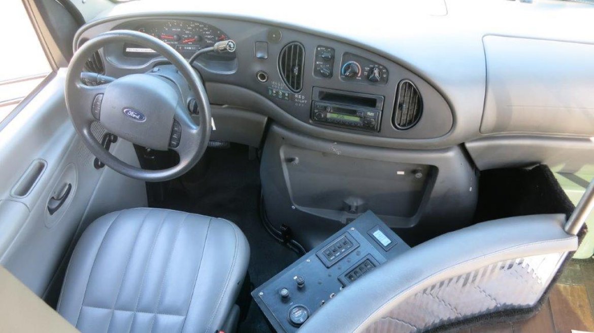 Photo of Limo Bus for sale: 2005 Ford E-450 by El Dorado