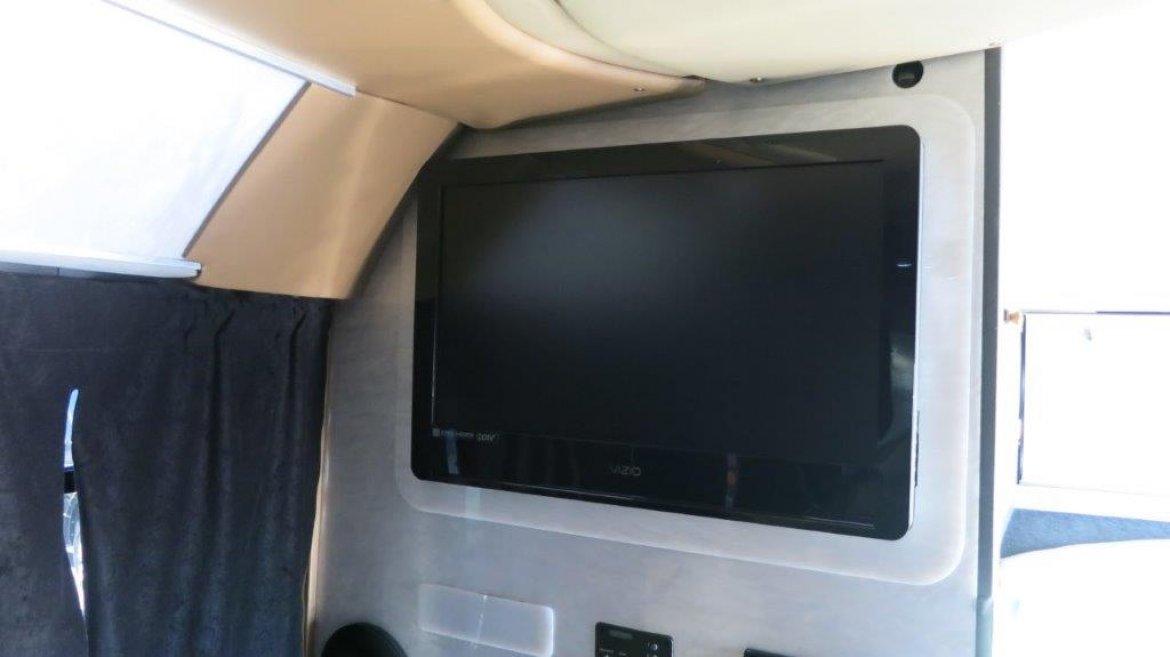 Photo of Limo Bus for sale: 2005 Ford E-450 by El Dorado