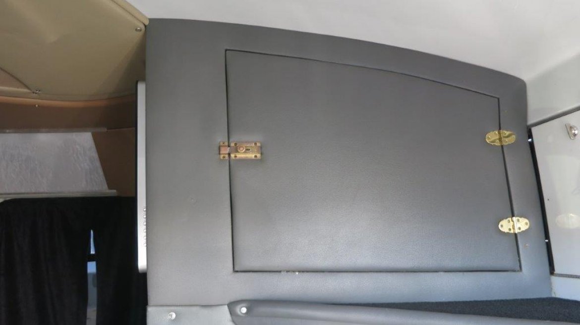 Photo of Limo Bus for sale: 2005 Ford E-450 by El Dorado