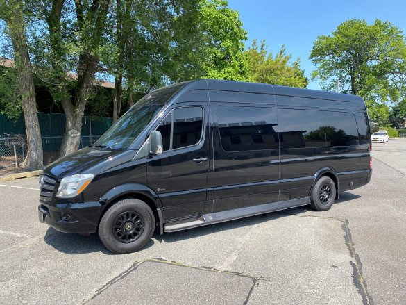 2018 Mercedes-Benz Sprinter Sprinter for Sale in Baldwin, NY - Photo 2