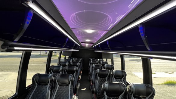 2017 Ford F550 Shuttle Bus for Sale in Anaheim, CA - Photo 3