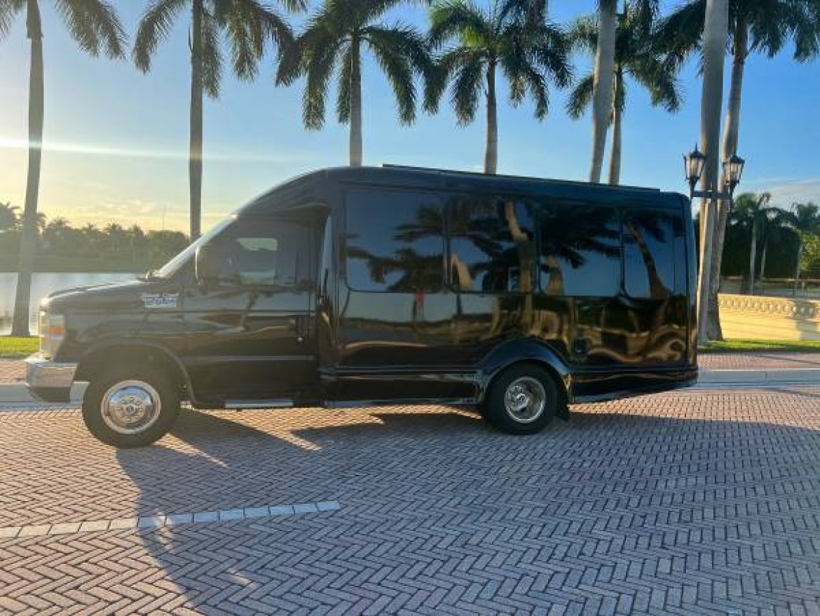2012 N/A Ford E350 Limo Bus - Photo 2