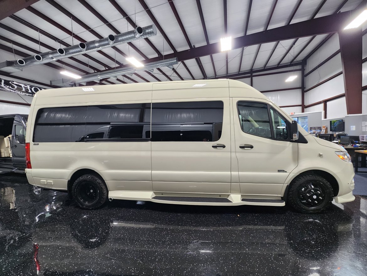 2023 Midwest Automotive Designs Mercedes-Benz Sprinter 3500 Luxe S4 Sprinter - Photo 2
