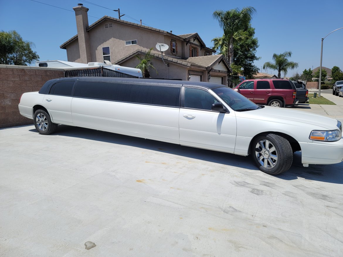 Limousine for Sale in Menifee, CA - Photo 2