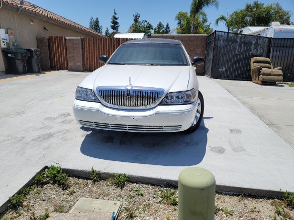 2004 Lincoln Towncar Limousine for Sale in Menifee, CA - Photo 3