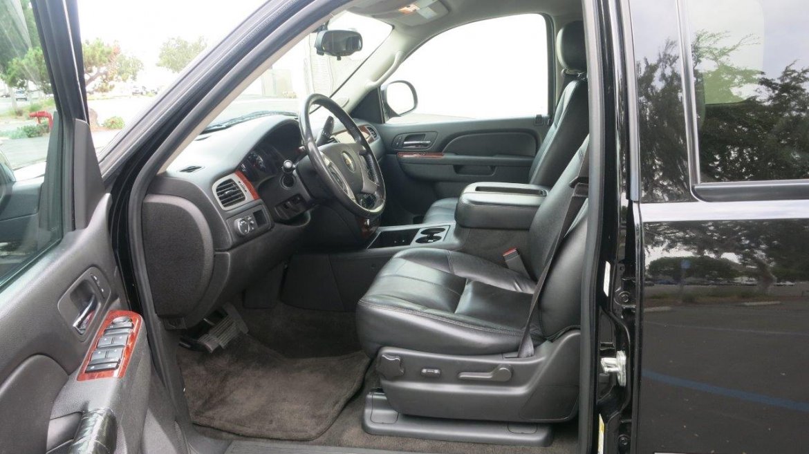 Photo of SUV for sale: 2013 Chevrolet Suburban LT
