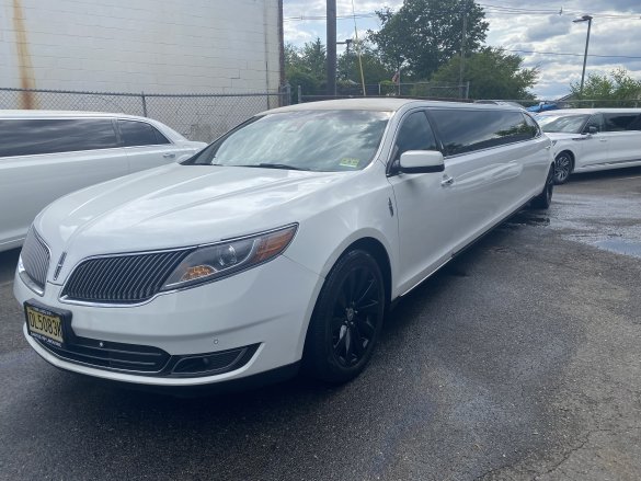 2014 Lincoln MKS Limousine for Sale in Avenel, NJ - Photo 2