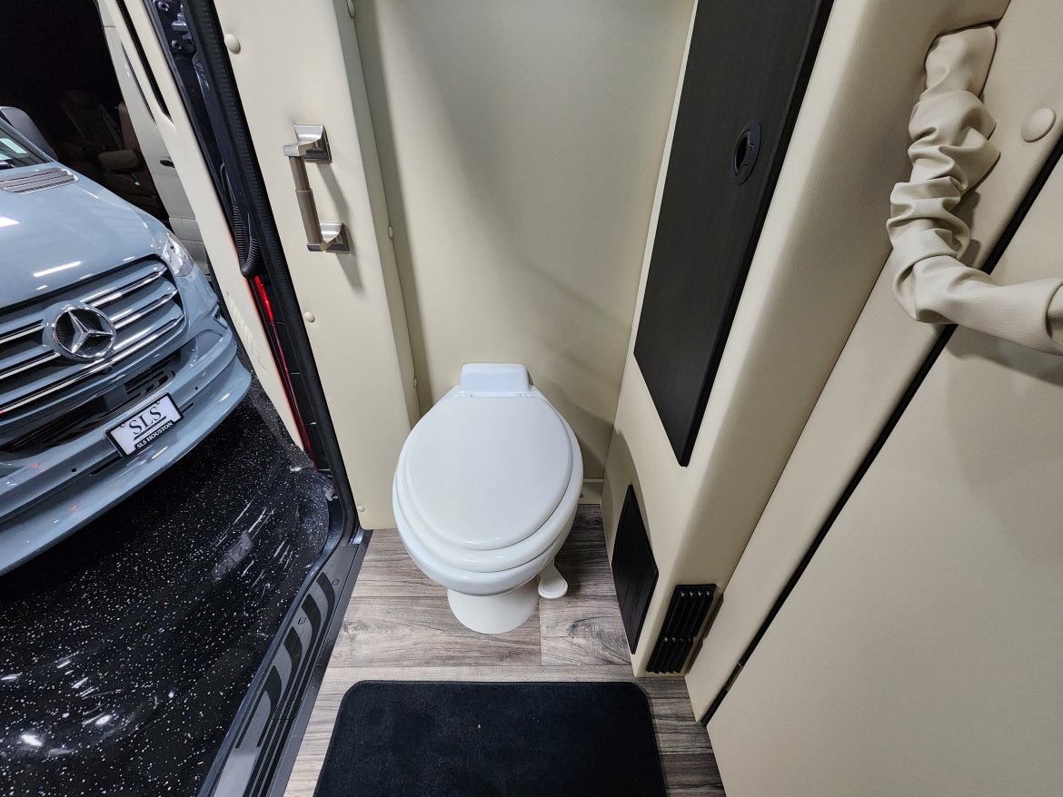 Sprinter for Sale in Houston, TX - Photo 9