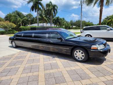 2008 Executive Coach Builder  Lincoln Continental  Limousine