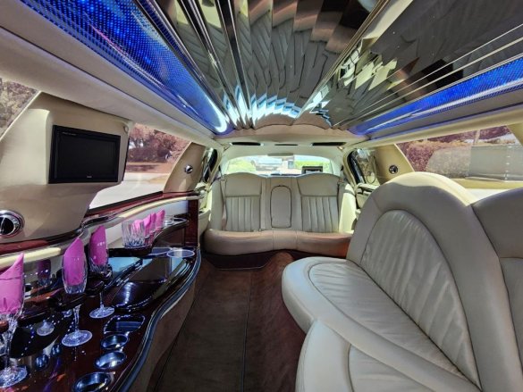 2008 Executive Coach Builder  Lincoln Continental  Limousine