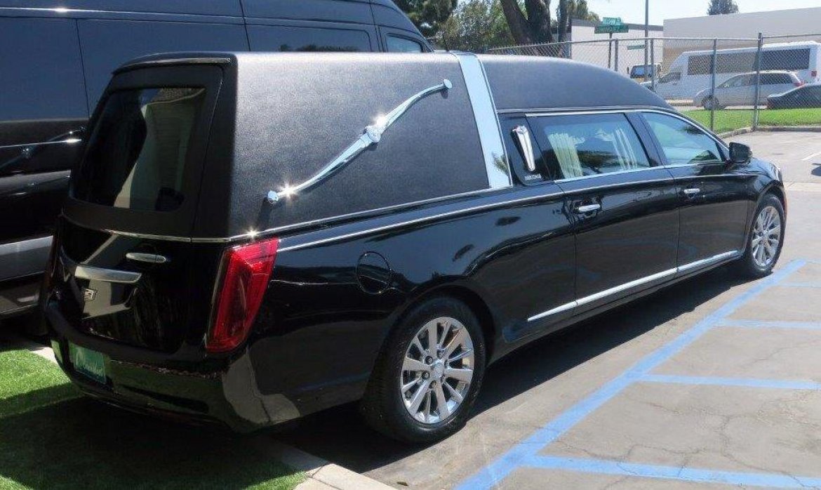 Funeral for sale: 2017 Cadillac XTS Heritage by Federal Coach